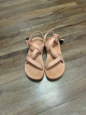 Chaco Women's Pink Strappy Adjustable Sandals. Spring Summer Beach Pool Sandal